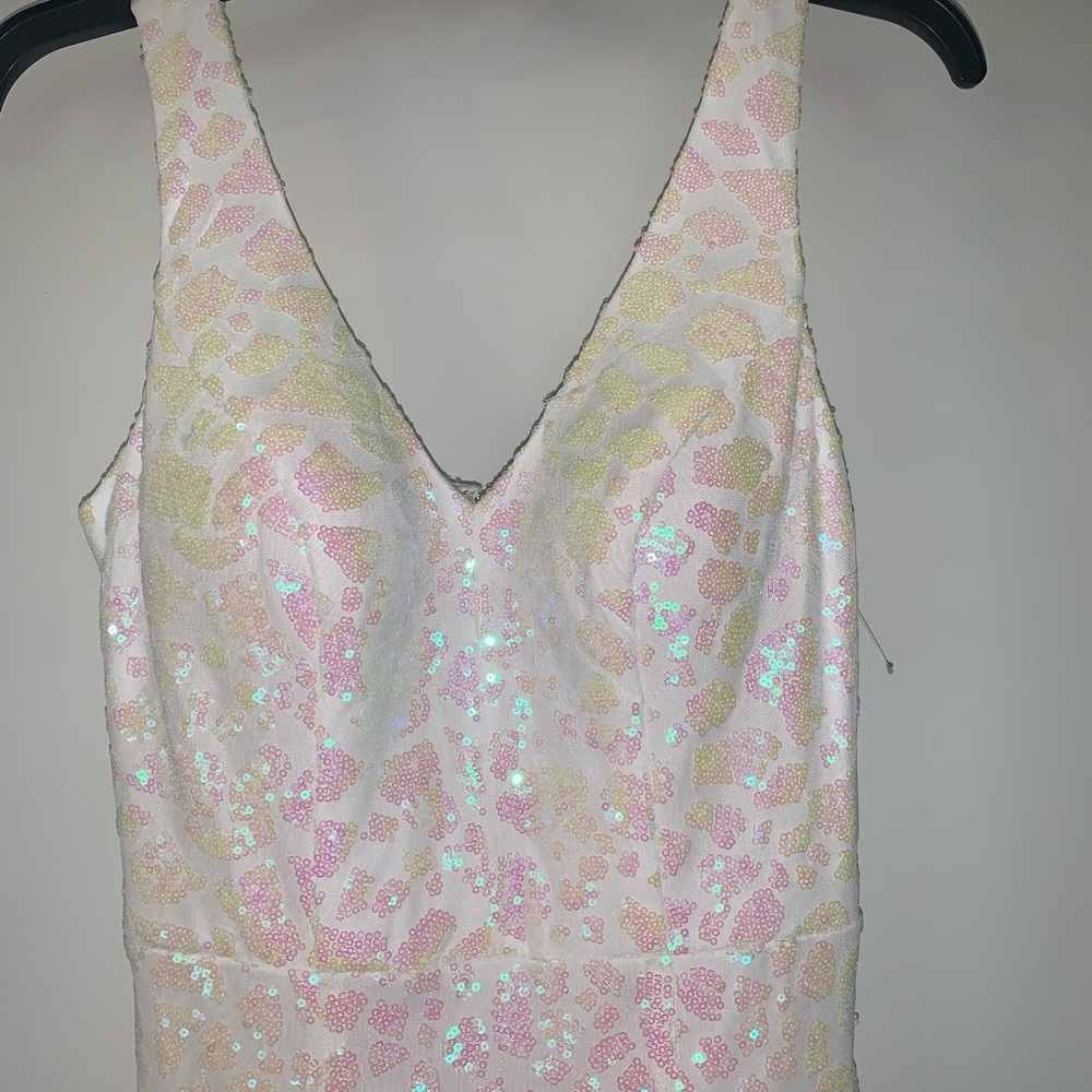 City Triangles white sequin full length gown. Size 3. Never been worn